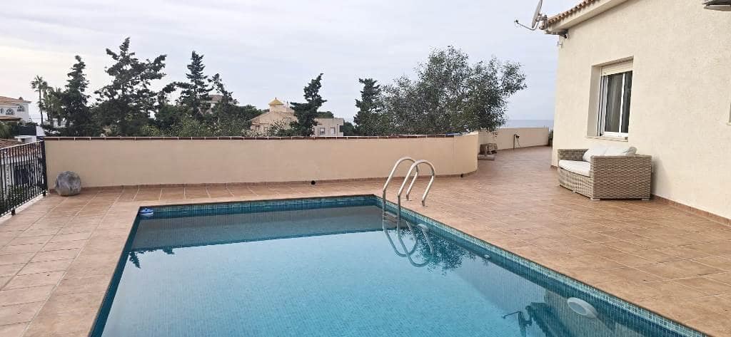 4 bedroom Villa for sale in Isla Plana with pool garage - € 610,000 (Ref: 9488331)