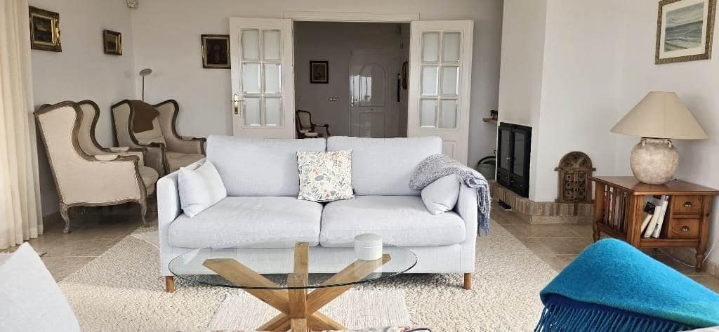 4 bedroom Villa for sale in Isla Plana with pool garage - € 610,000 (Ref: 9488331)