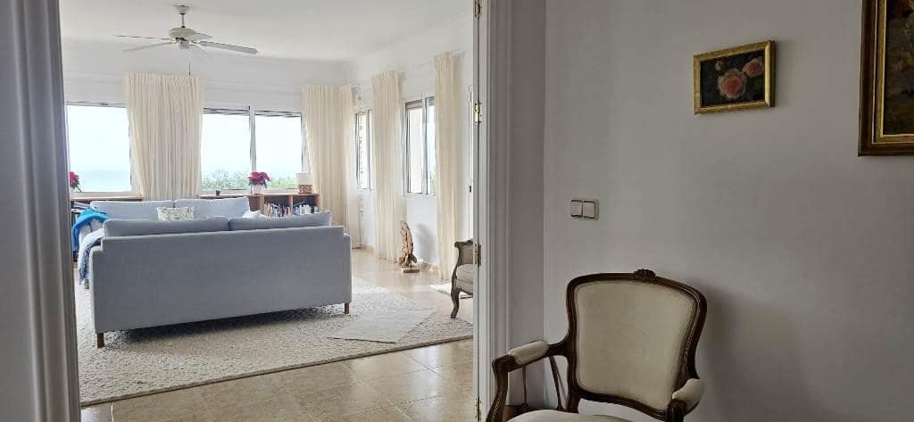 4 bedroom Villa for sale in Isla Plana with pool garage - € 610,000 (Ref: 9488331)