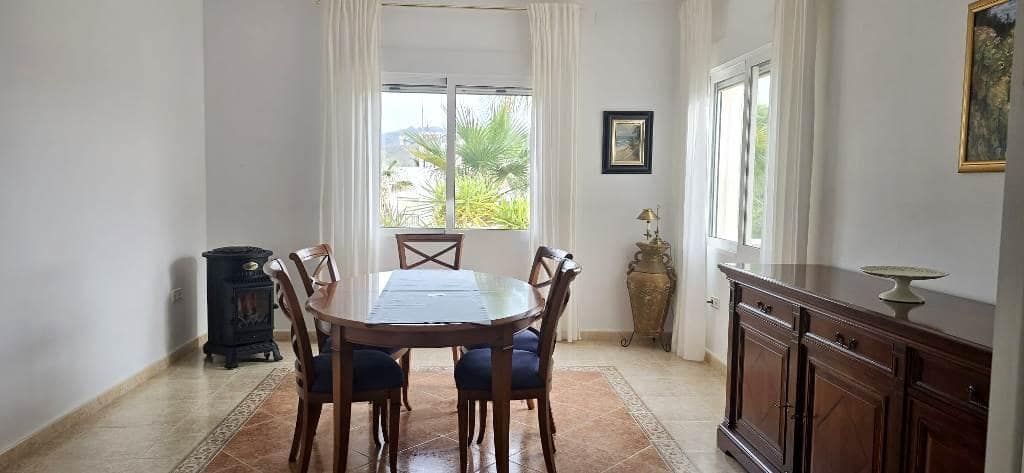 4 bedroom Villa for sale in Isla Plana with pool garage - € 610,000 (Ref: 9488331)