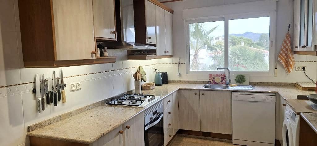 4 bedroom Villa for sale in Isla Plana with pool garage - € 610,000 (Ref: 9488331)