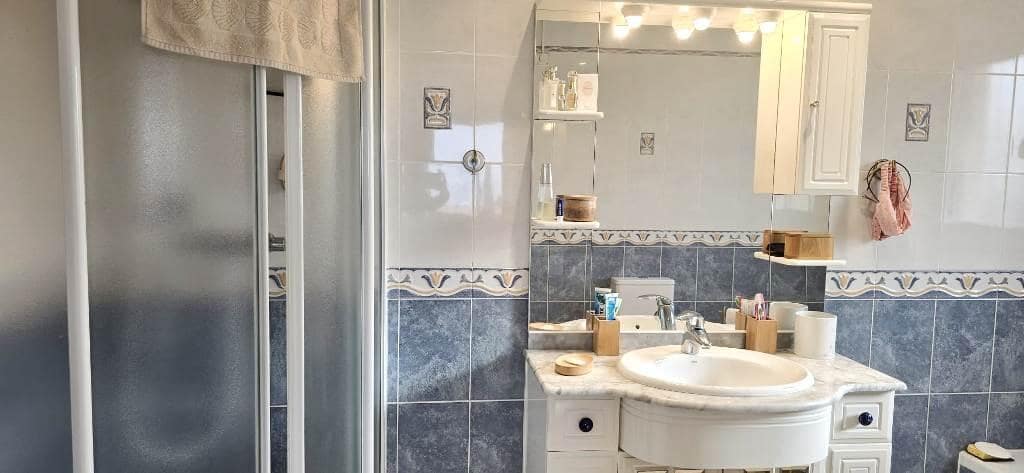 4 bedroom Villa for sale in Isla Plana with pool garage - € 610,000 (Ref: 9488331)