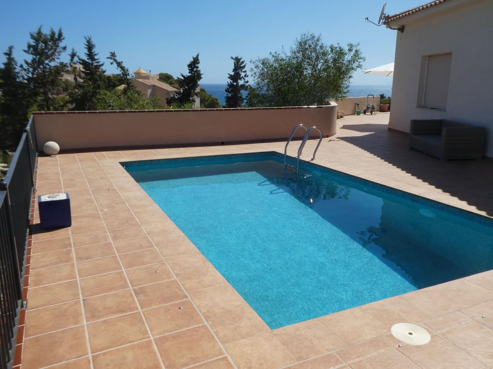 4 bedroom Villa for sale in Isla Plana with pool garage - € 610,000 (Ref: 9488331)