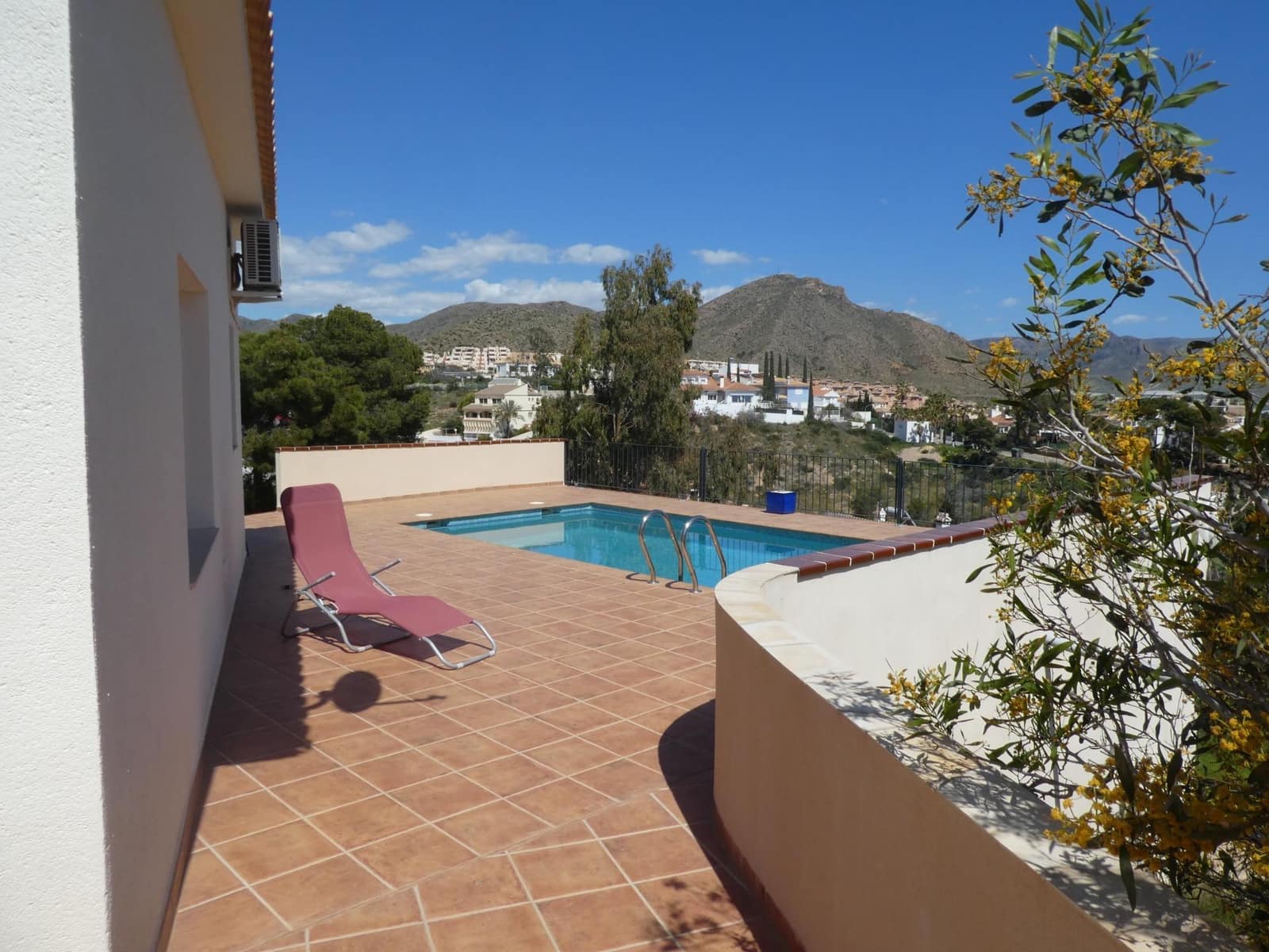 4 bedroom Villa for sale in Isla Plana with pool garage - € 610,000 (Ref: 9488331)