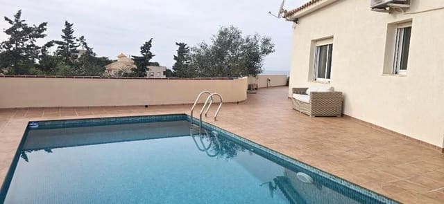 Chalet de 4 habitaciones en Isla Plana, Cartagena en venta con piscina garaje - 610.000 € (Ref: 9488331)