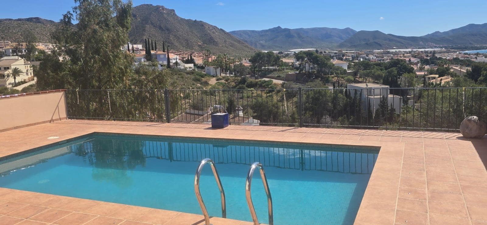 4 bedroom Villa for sale in Isla Plana with pool garage - € 610,000 (Ref: 9488331)