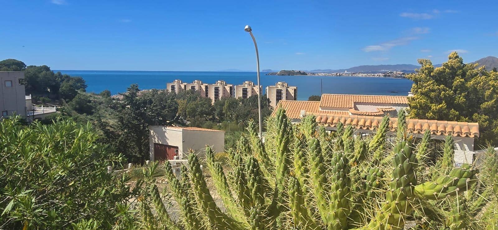 4 bedroom Villa for sale in Isla Plana with pool garage - € 610,000 (Ref: 9488331)