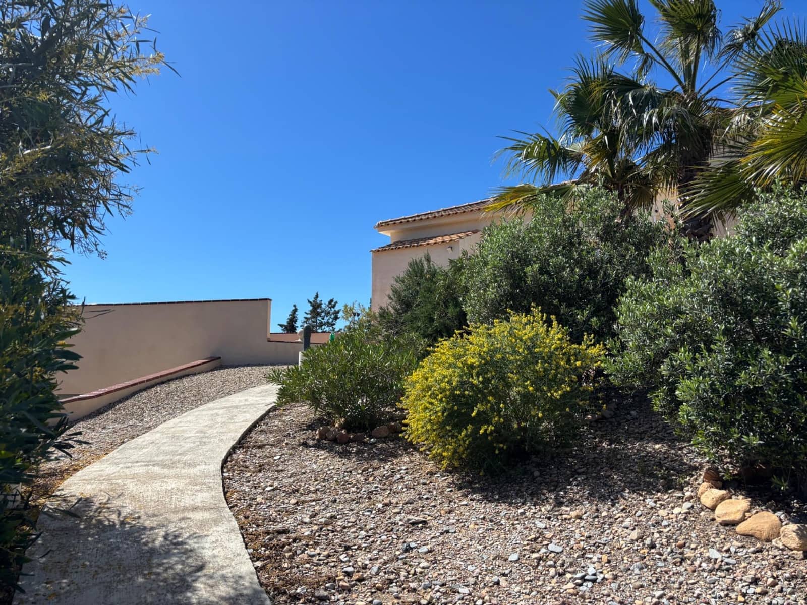 4 bedroom Villa for sale in Isla Plana with pool garage - € 610,000 (Ref: 9488331)