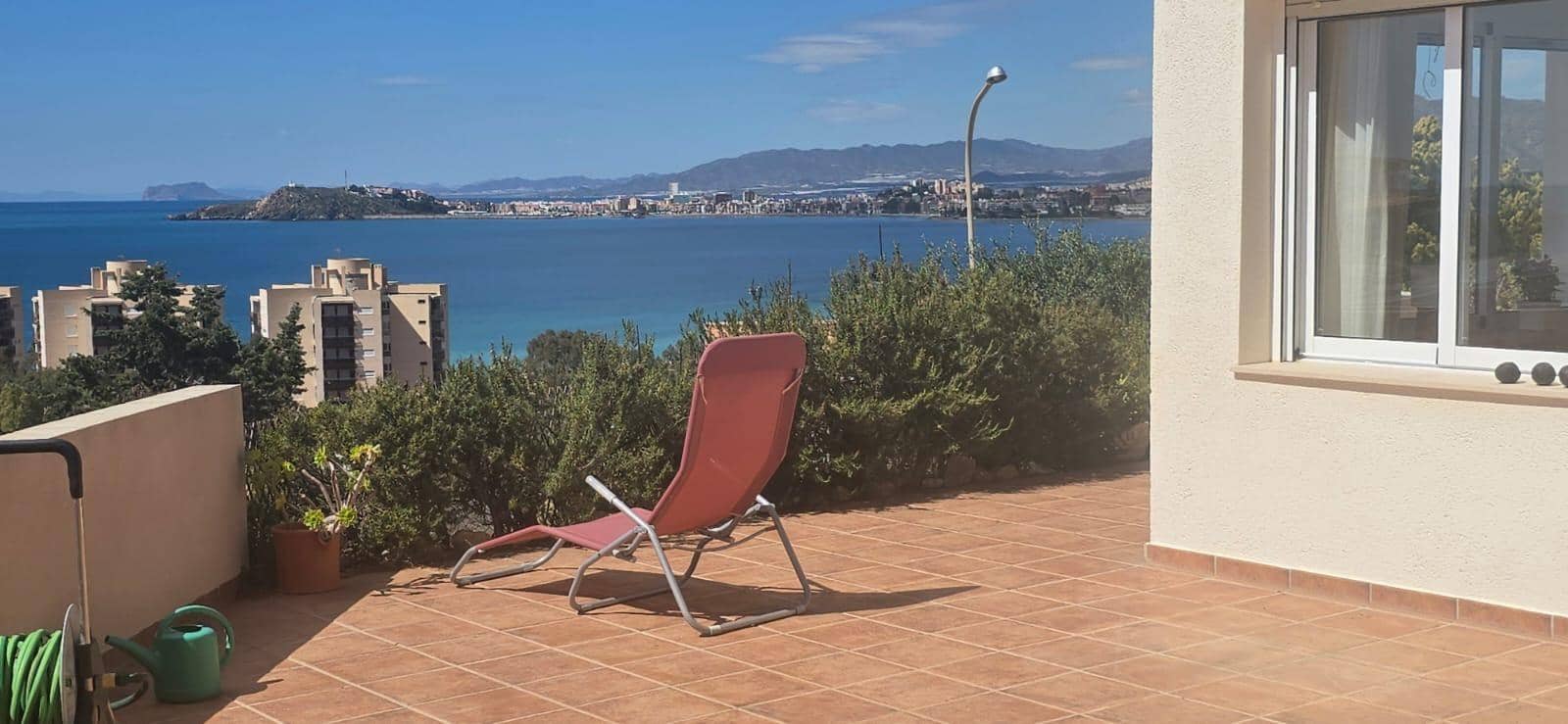 4 quarto Moradia para venda em Isla Plana com piscina garagem - 610 000 € (Ref: 9488331)