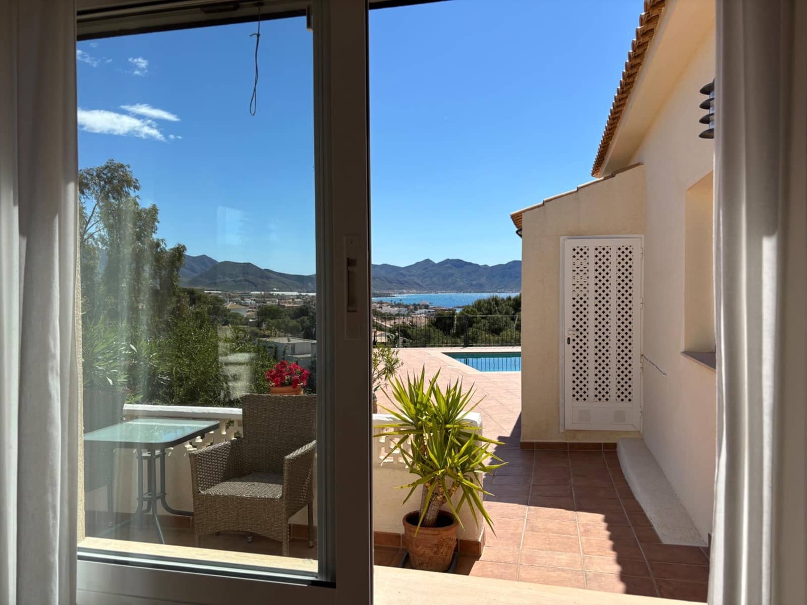 4 quarto Moradia para venda em Isla Plana com piscina garagem - 610 000 € (Ref: 9488331)