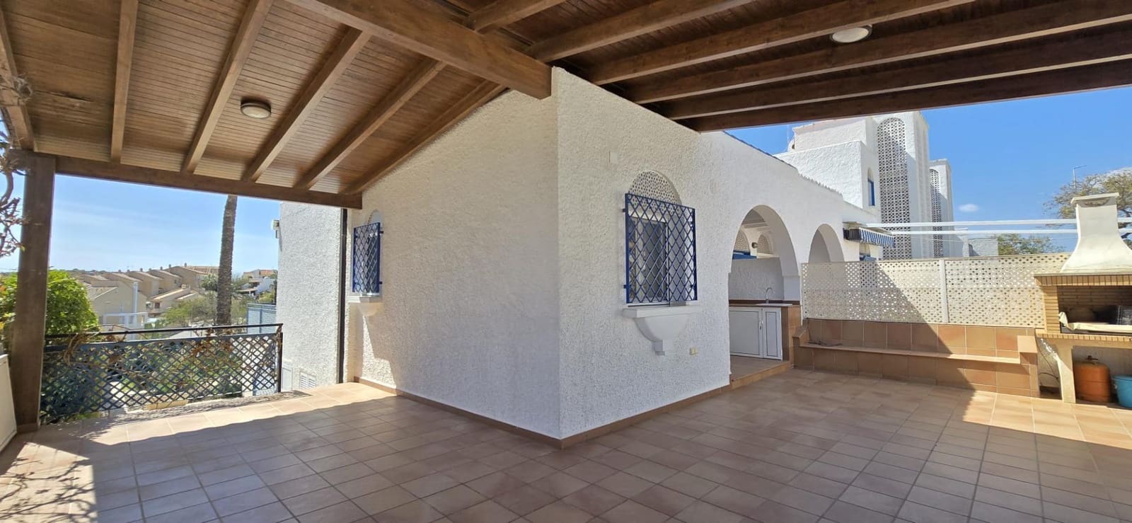 2 bedroom Apartment for sale in Alamillo with pool garage - € 299,950 (Ref: 9726599)