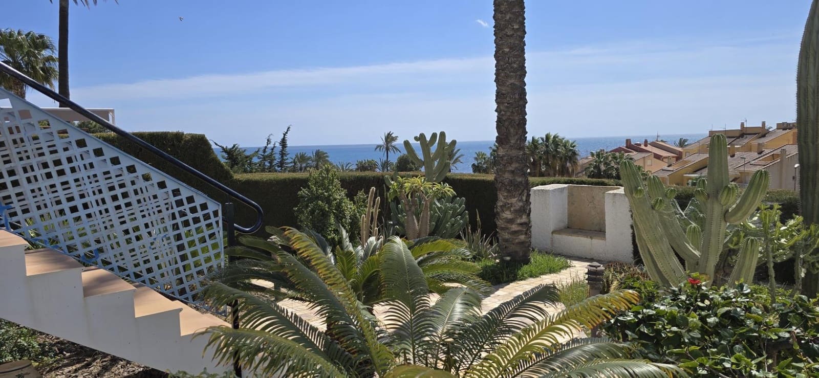 2 bedroom Apartment for sale in Alamillo with pool garage - € 299,950 (Ref: 9726599)