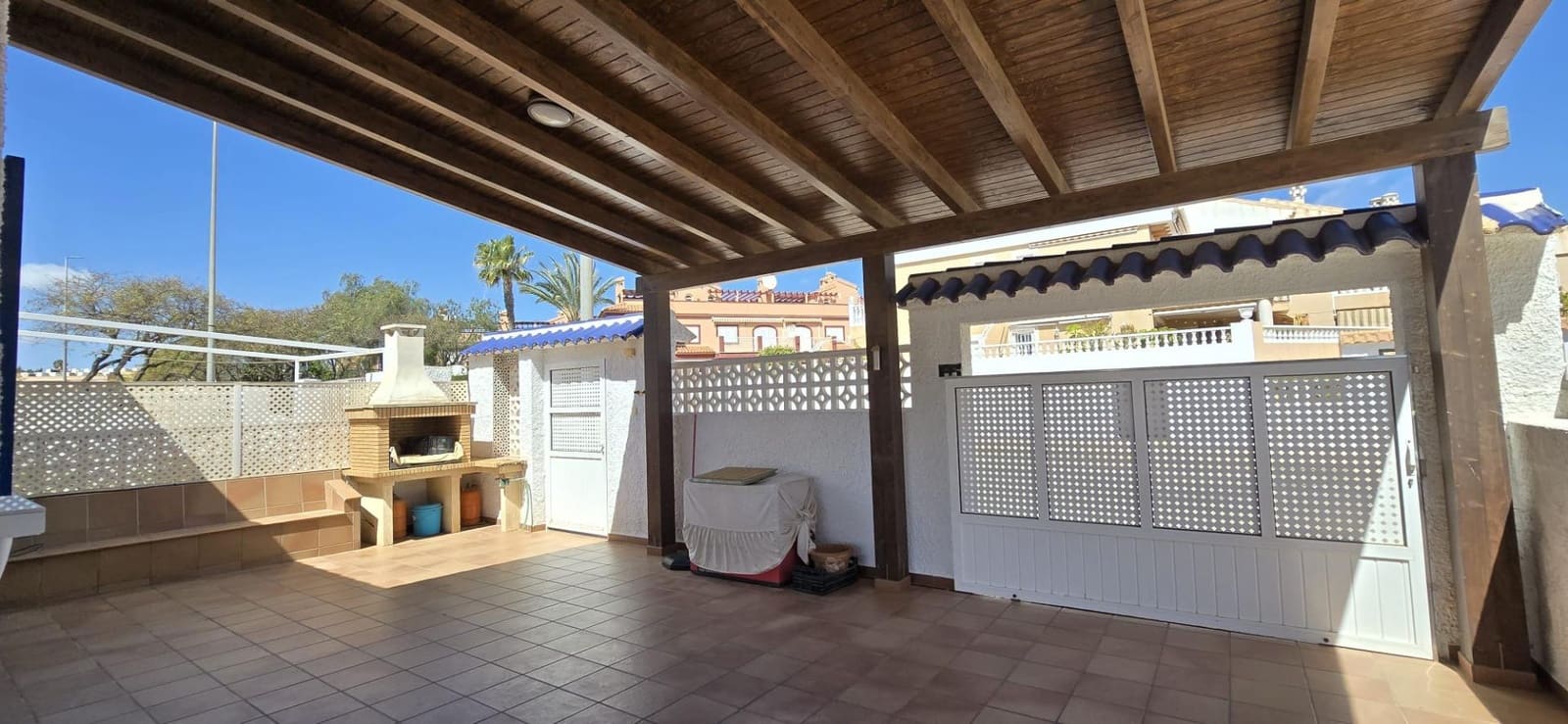 2 bedroom Apartment for sale in Alamillo with pool garage - € 299,950 (Ref: 9726599)