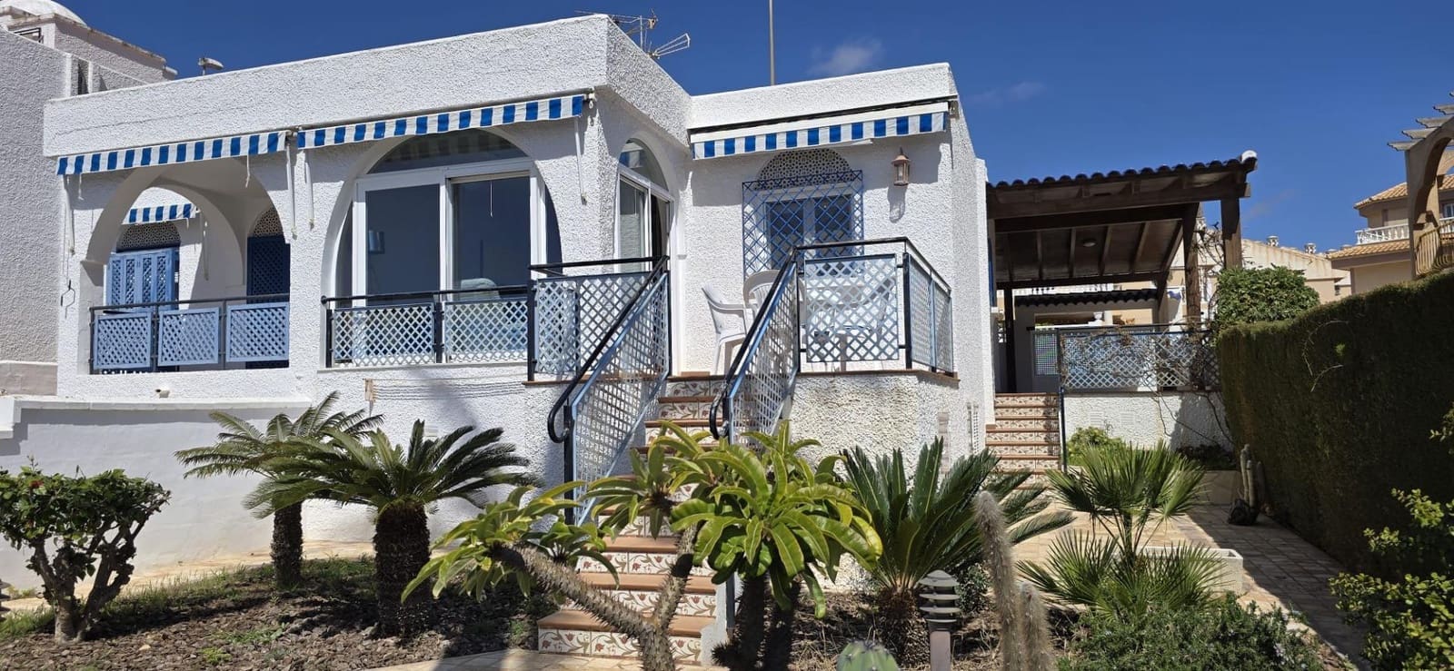 2 bedroom Apartment for sale in Alamillo with pool garage - € 299,950 (Ref: 9726599)