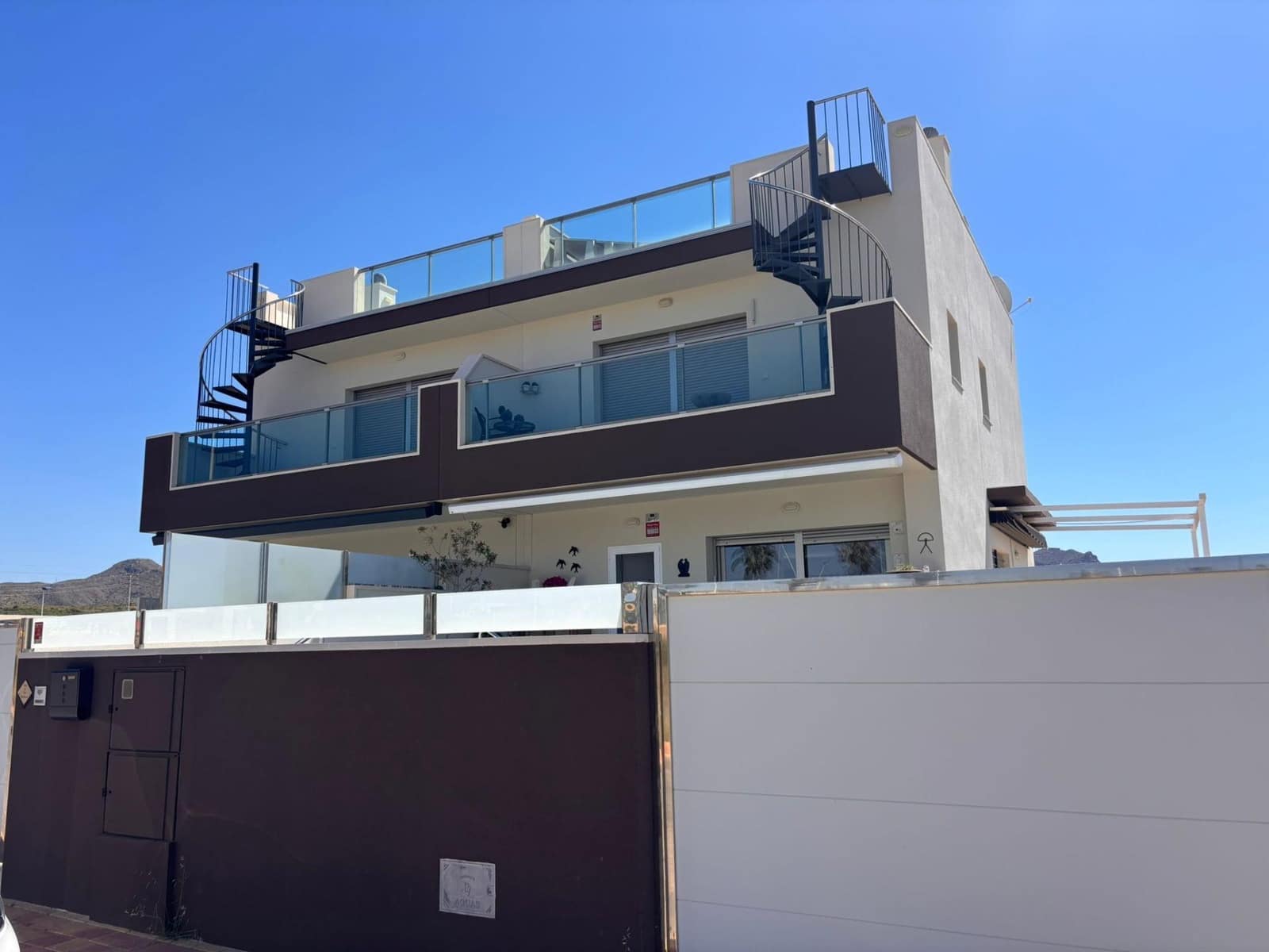 3 bedroom Terraced Villa for sale in Alamillo with pool garage - € 390,000 (Ref: 9866947)