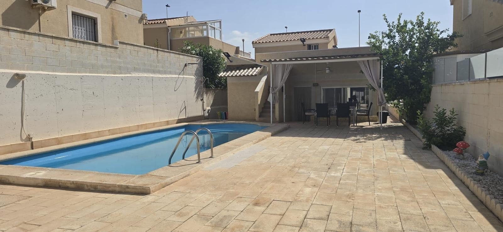 3 bedroom Apartment for sale in Alamillo with pool - € 515,000 (Ref: 9930781)
