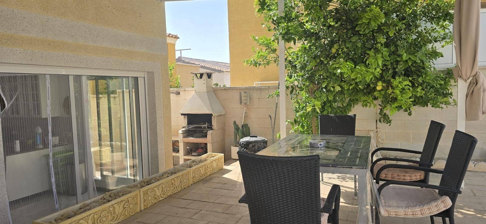 3 bedroom Apartment for sale in Alamillo with pool - € 515,000 (Ref: 9930781)