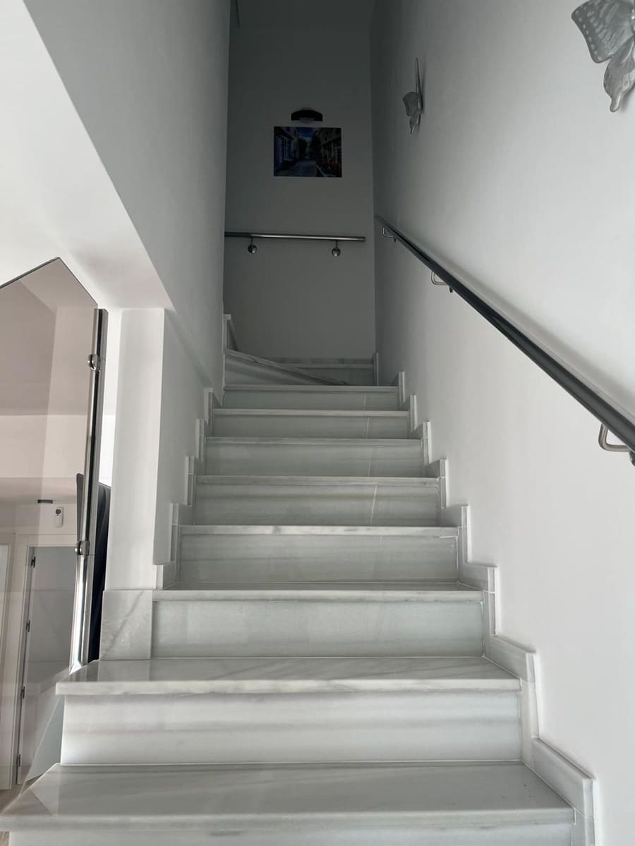 3 makuuhuone Omakotitalo myytävänä paikassa Los Alcazares mukana uima-altaan 
autotalli - 357 000 € (Ref: 9420691)