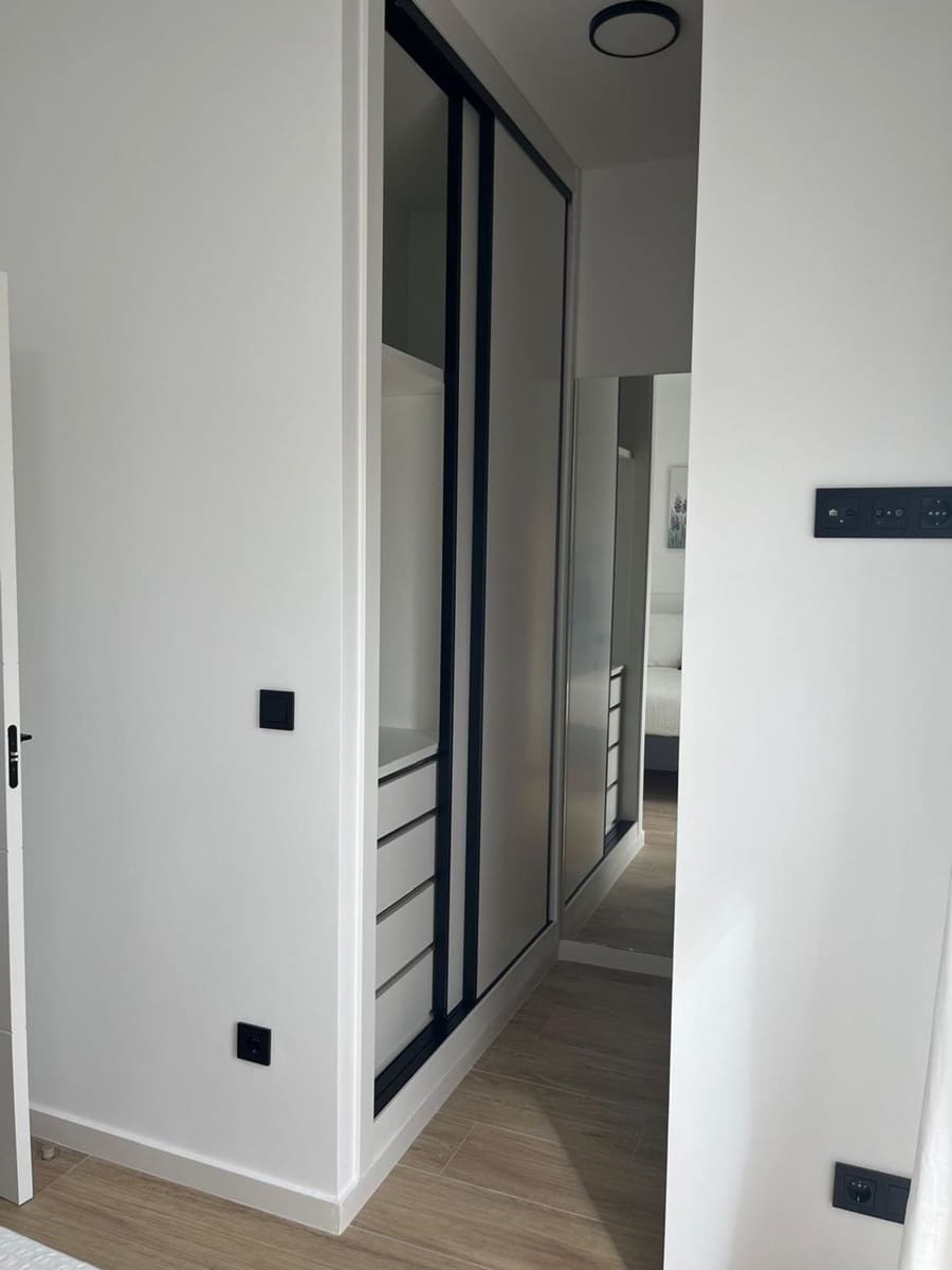 3 makuuhuone Omakotitalo myytävänä paikassa Los Alcazares mukana uima-altaan 
autotalli - 357 000 € (Ref: 9420691)