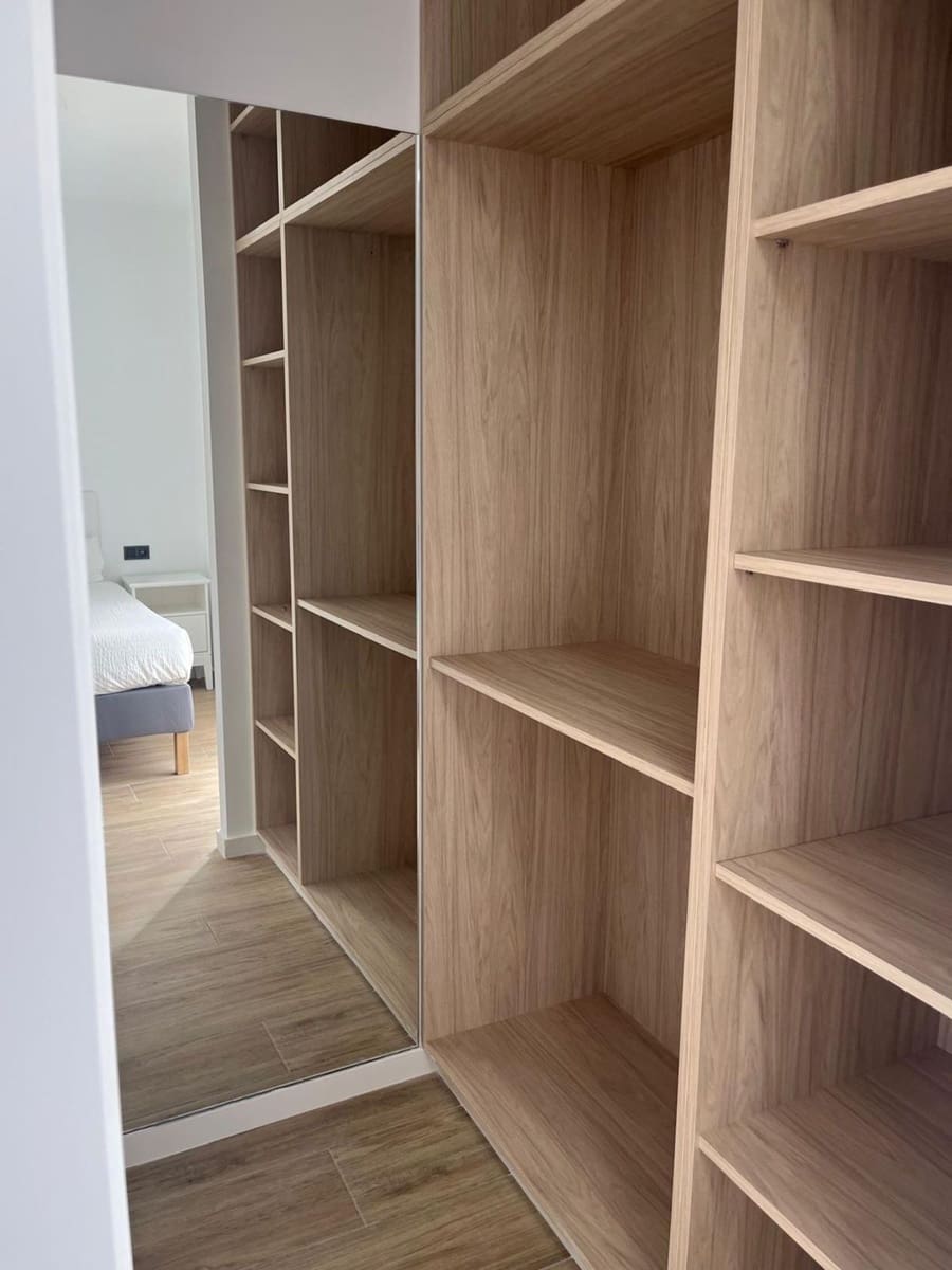 3 makuuhuone Omakotitalo myytävänä paikassa Los Alcazares mukana uima-altaan 
autotalli - 357 000 € (Ref: 9420691)