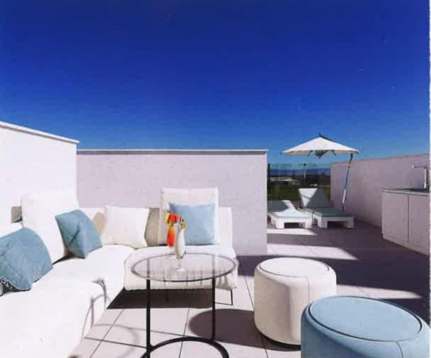 3 makuuhuone Omakotitalo myytävänä paikassa Los Alcazares mukana uima-altaan 
autotalli - 357 000 € (Ref: 9420691)