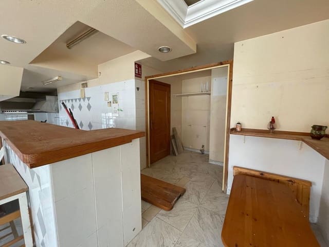 Commercial for sale in Centro, Los Alcázares - € 115,000 (Ref: 9420699)