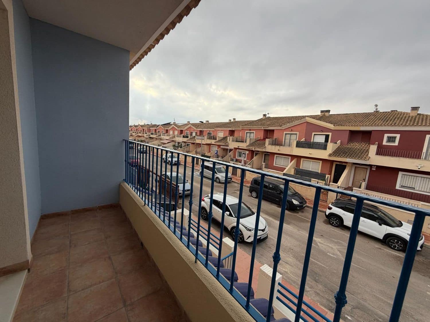 3 makuuhuone Omakotitalo myytävänä paikassa Roda mukana uima-altaan 
autotalli - 235 000 € (Ref: 9450066)