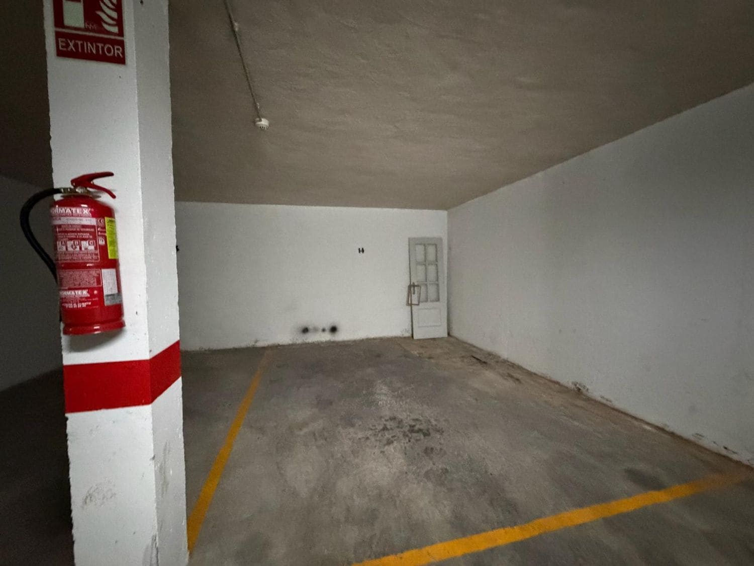 3 makuuhuone Omakotitalo myytävänä paikassa Roda mukana uima-altaan 
autotalli - 235 000 € (Ref: 9450066)