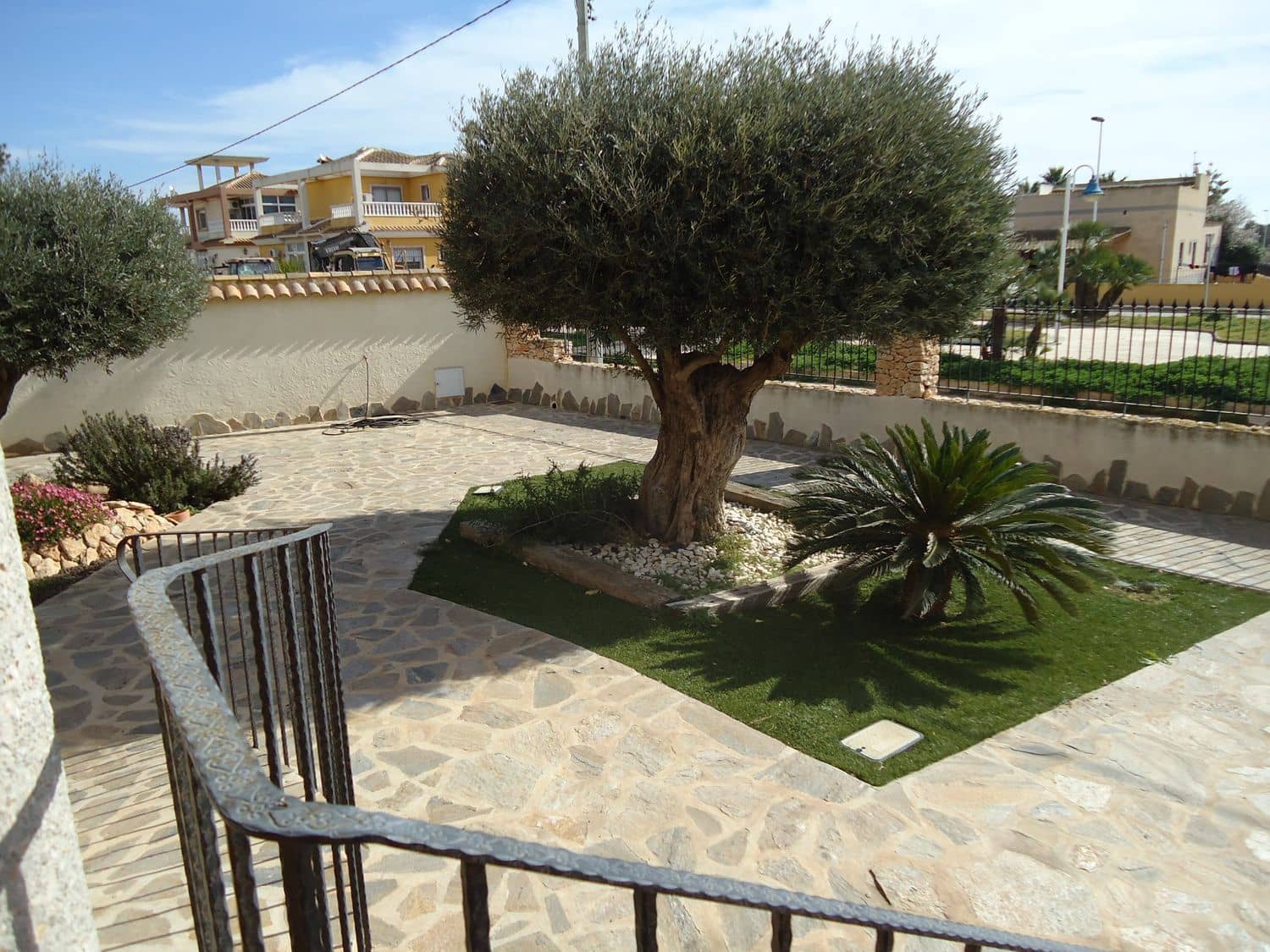 4 bedroom Villa for sale in Los Alcazares with pool garage - € 890,000 (Ref: 9494253)
