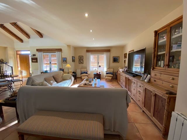 3 bedroom Villa for sale in Centro, Los Alcázares with pool garage - € 850,000 (Ref: 9496688)