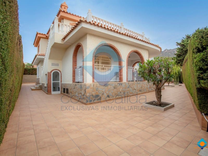 5 bedroom Villa for sale in Bolnuevo with garage - € 395,000 (Ref: 8475223)