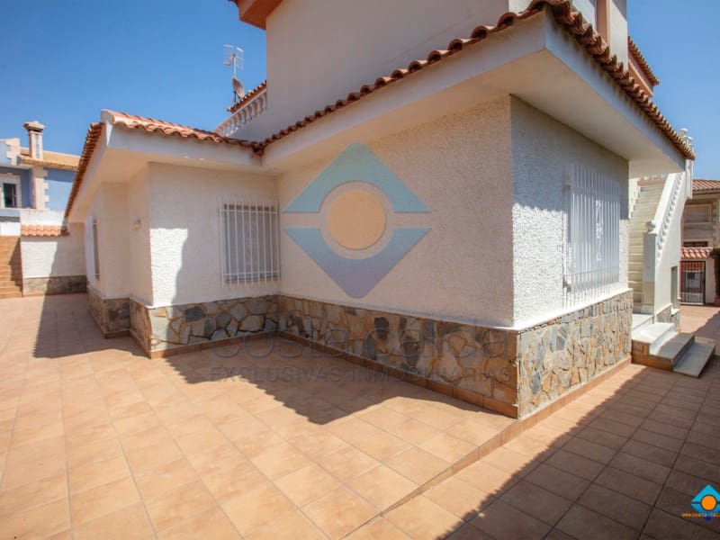 5 bedroom Villa for sale in Bolnuevo with garage - € 395,000 (Ref: 8475223)