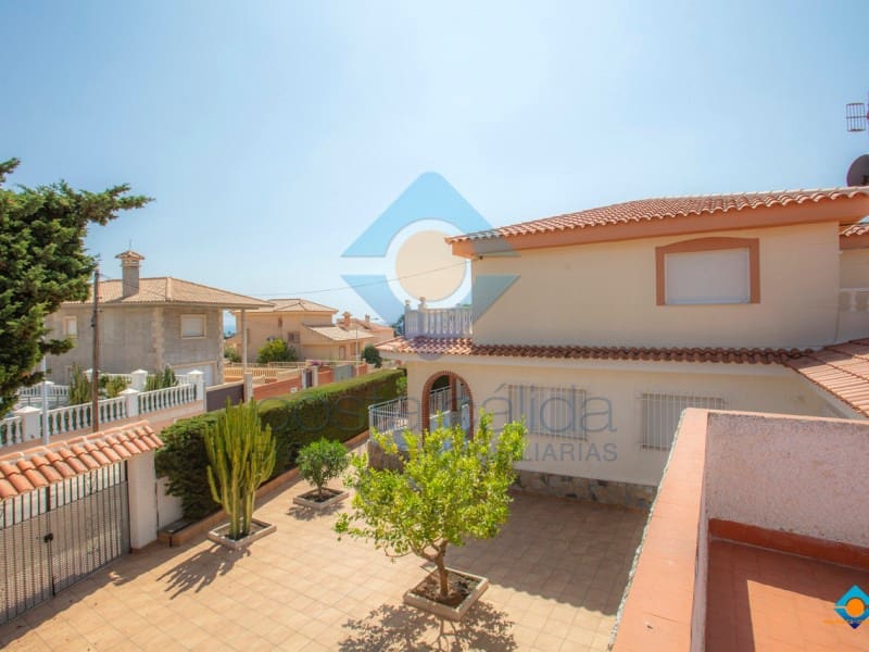 5 bedroom Villa for sale in Bolnuevo with garage - € 395,000 (Ref: 8475223)