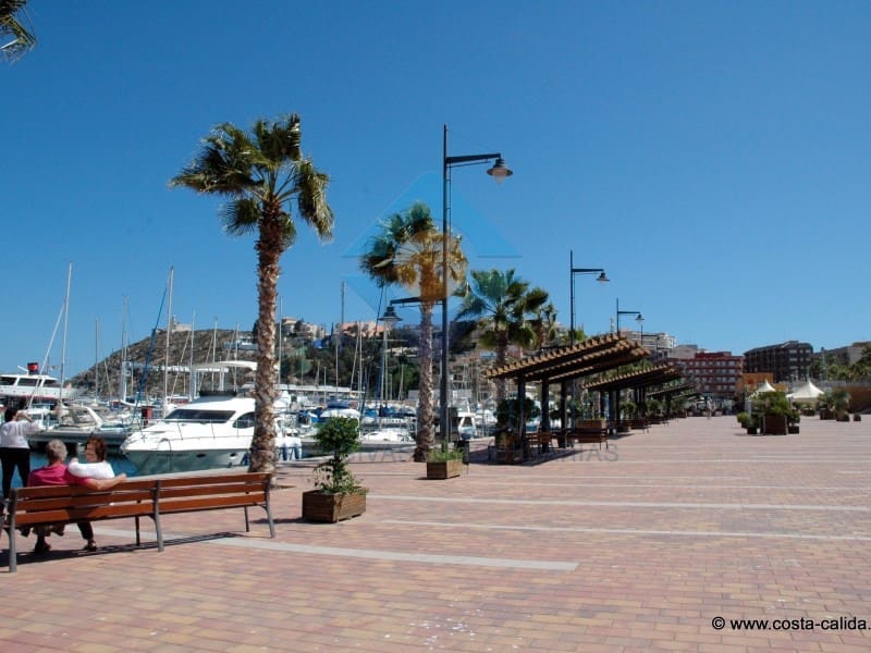 Garage te koop in Puerto de Mazarron - € 6.900 (Ref: 8475236)