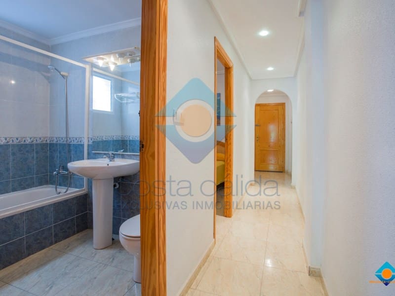 3 bedroom Flat for sale in Puerto de Mazarron with garage - € 102,500 (Ref: 9425790)