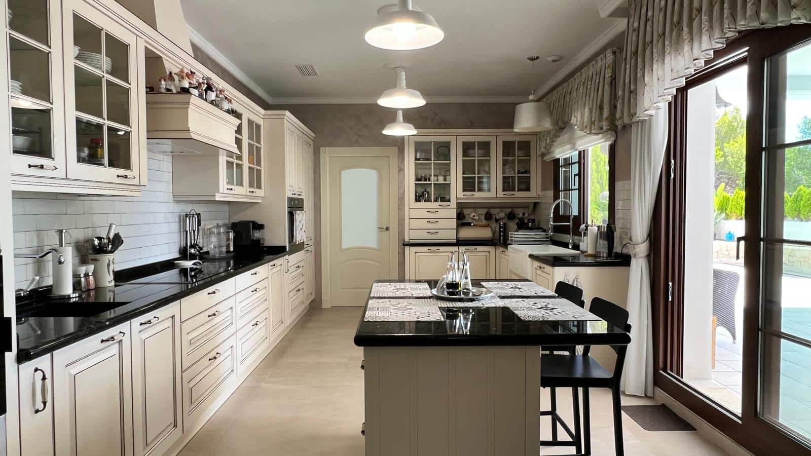 Chalet de 4 habitaciones en Altea en venta - 1.995.000 € (Ref: 8560464)