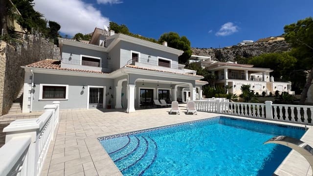 4 bedroom Villa for sale in Altea - € 1,995,000 (Ref: 8560464)