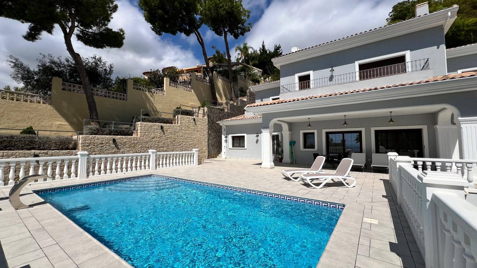 Chalet de 4 habitaciones en Altea en venta - 1.995.000 € (Ref: 8560464)