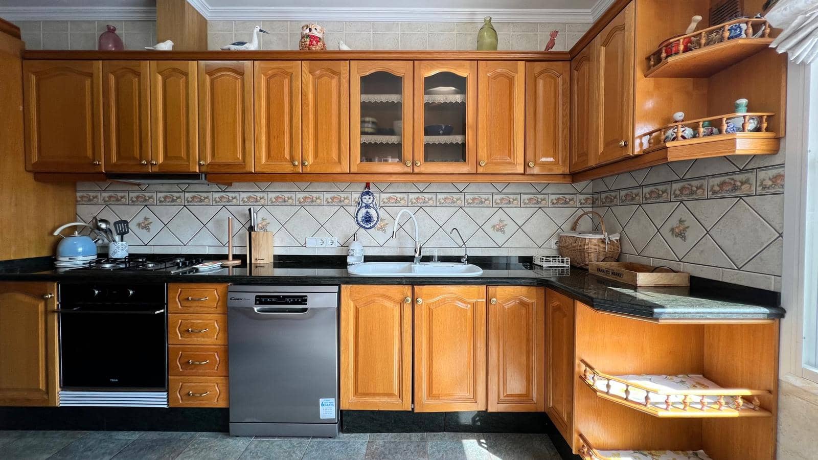 7 bedroom Villa for sale in Calpe / Calp - € 1,200,000 (Ref: 8674945)