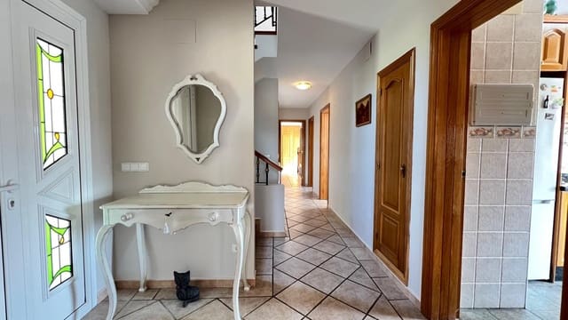 7 bedroom Villa for sale in Calpe / Calp - € 1,200,000 (Ref: 8674945)