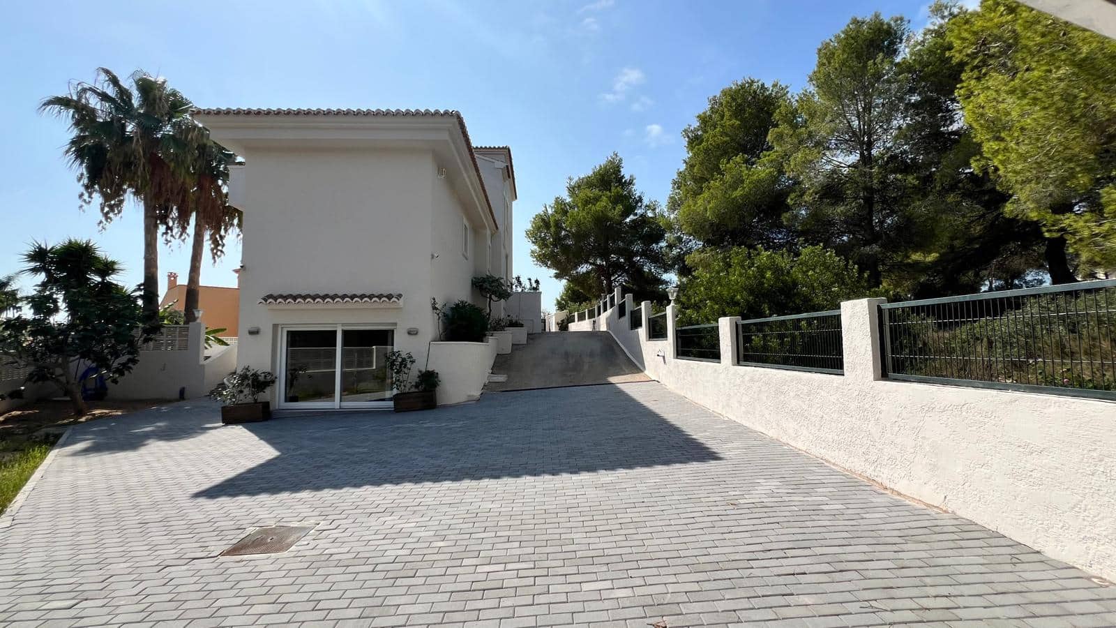 7 bedroom Villa for sale in Calpe / Calp - € 1,200,000 (Ref: 8674945)