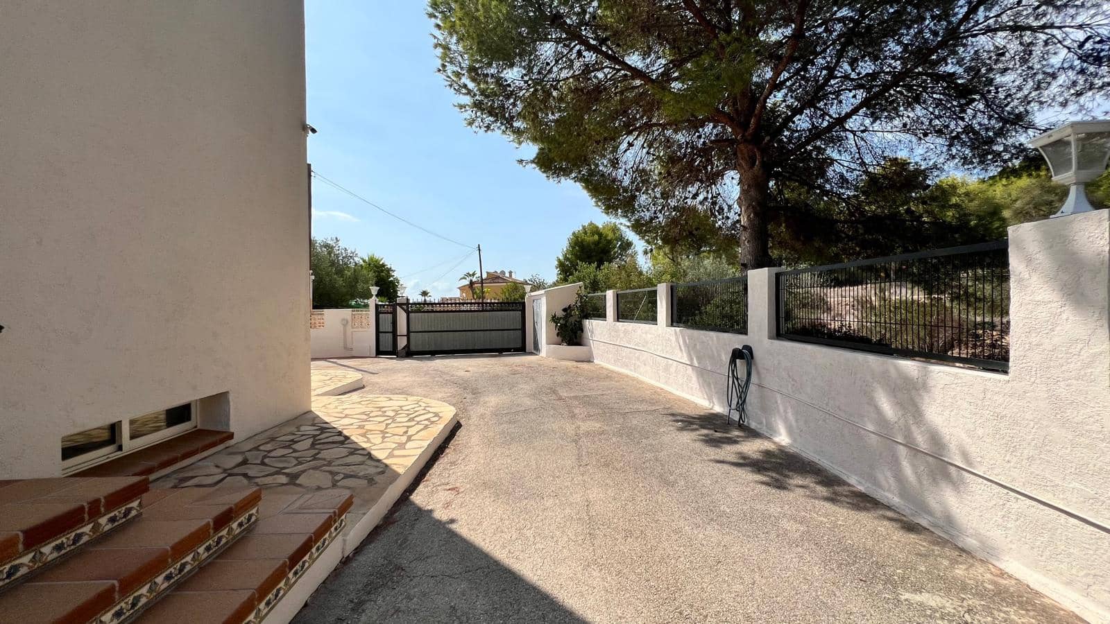 7 bedroom Villa for sale in Calpe / Calp - € 1,200,000 (Ref: 8674945)