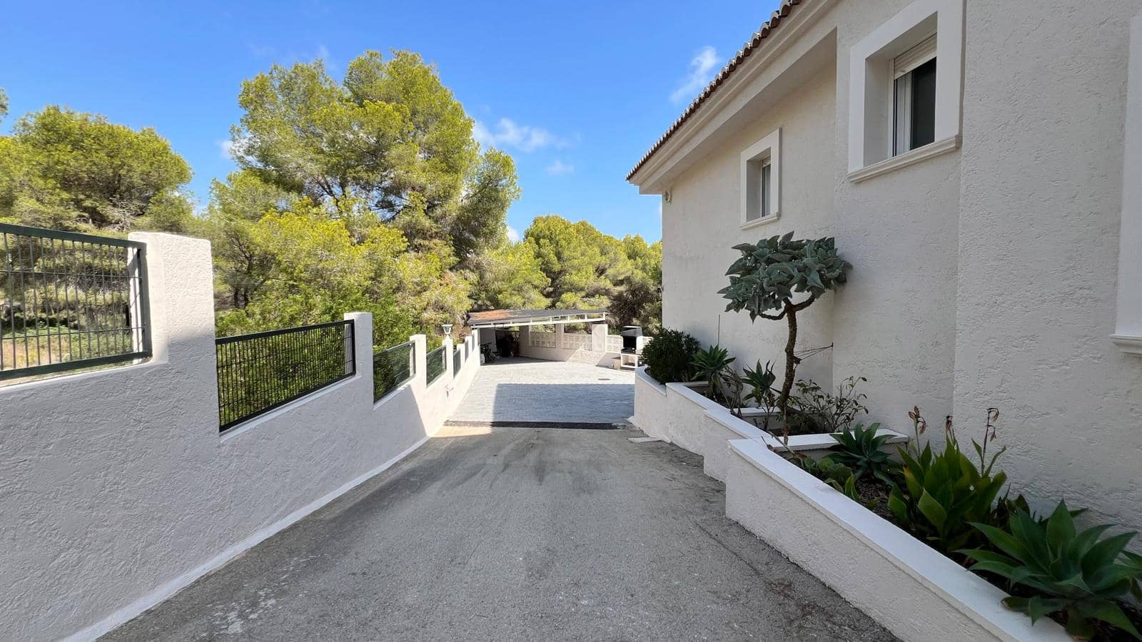 7 bedroom Villa for sale in Calpe / Calp - € 1,200,000 (Ref: 8674945)