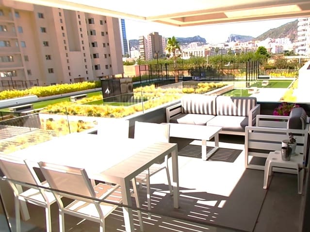 2 bedroom Apartment for sale in Calpe / Calp - € 425,000 (Ref: 9237730)
