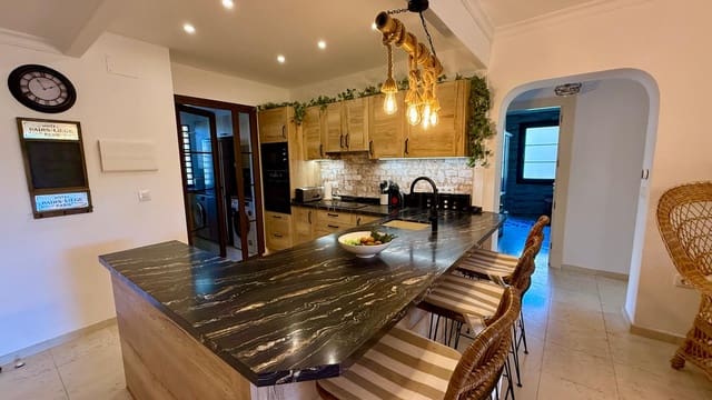 2 soveværelse Lejlighed til salg i Altea - € 595.000 (Ref: 9296382)