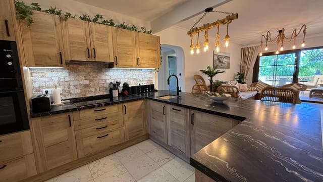 2 soveværelse Lejlighed til salg i Altea - € 595.000 (Ref: 9296382)