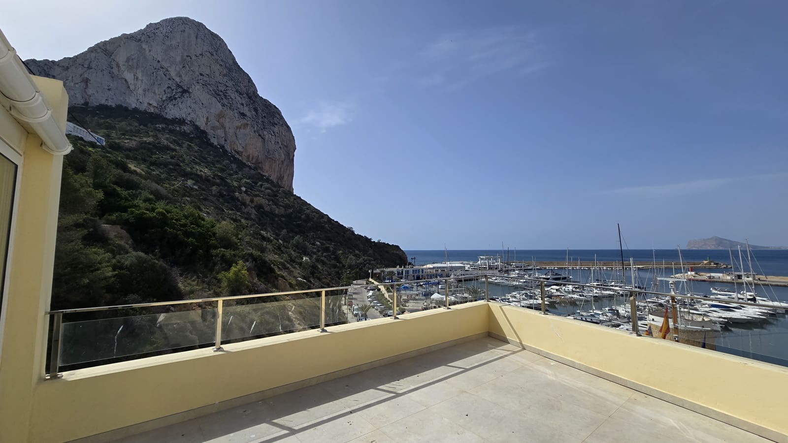 2 bedroom Apartment for sale in Calpe / Calp - € 600,000 (Ref: 9757598)