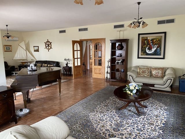 4 sypialnia Willa na sprzedaż w Valtocado, Mijas z basenem - 1 300 000 € (Ref: 7426412)