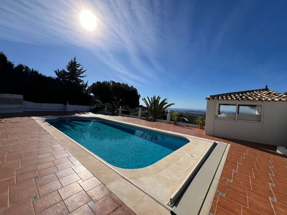 4 bedroom Villa for sale in Mijas with pool garage - € 899,000 (Ref: 8064281)