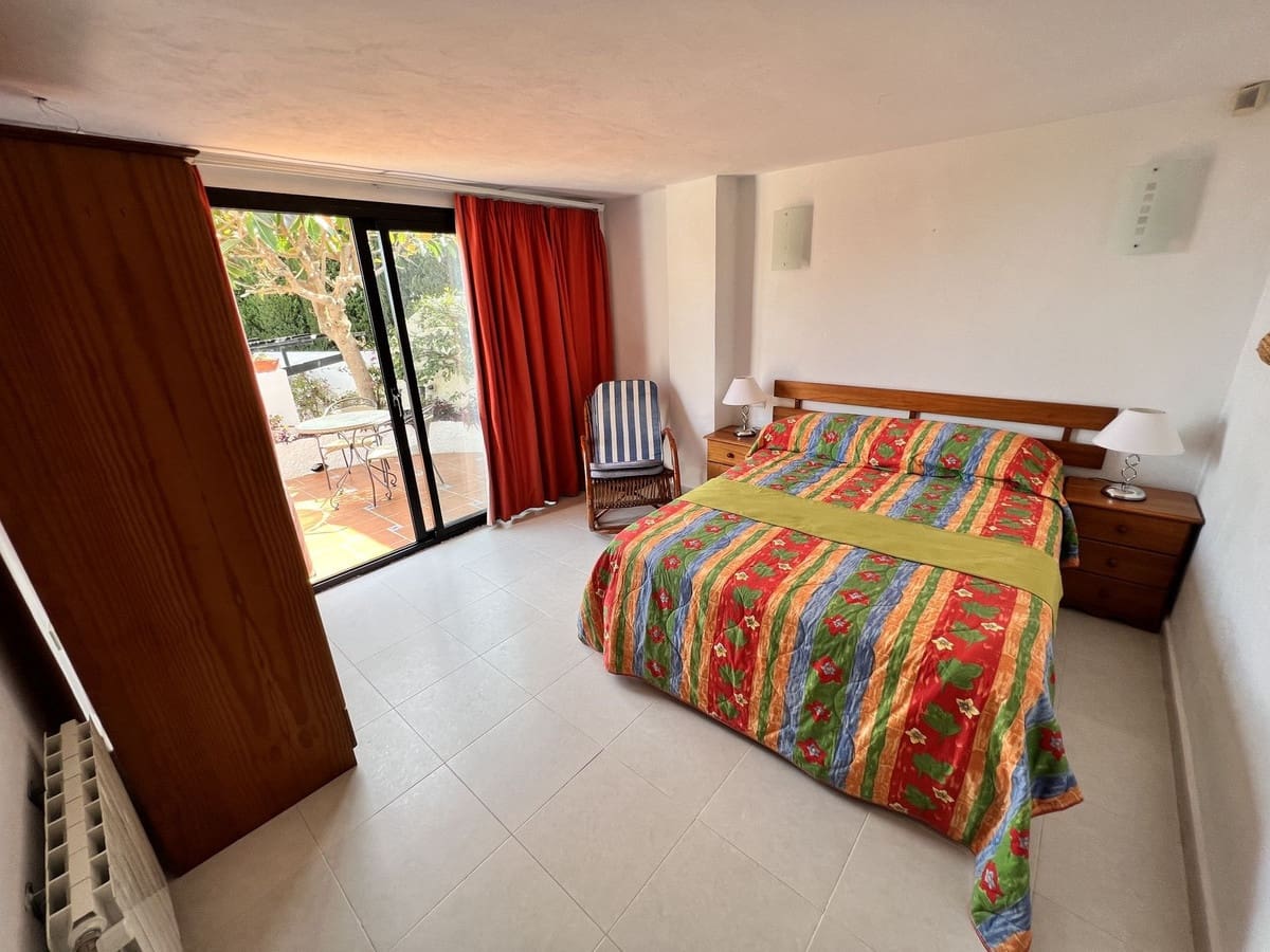 4 bedroom Villa for sale in Mijas with pool garage - € 899,000 (Ref: 8064281)